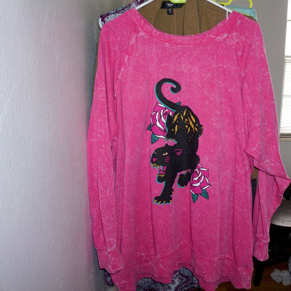 Torrid Black Panther Hot Pink Sweatshirt Size 4x
